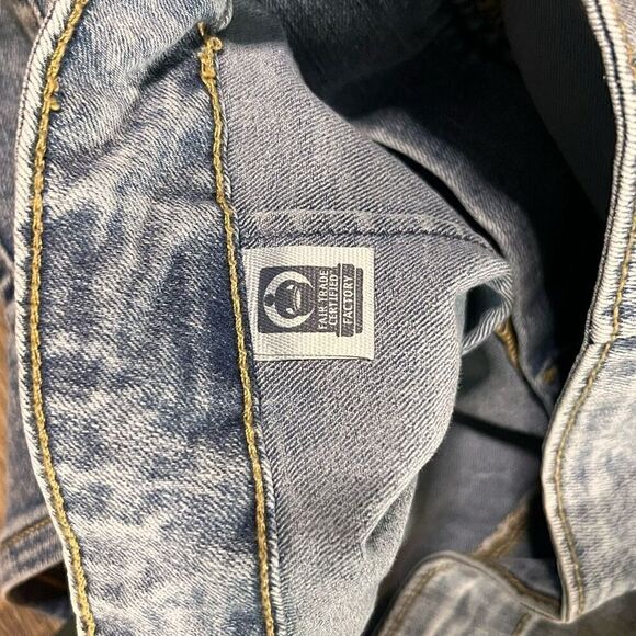 Wild Fable Womens Casual Denim Shorts High Rise Blue Wash 14/32 - Picture 8 of 9